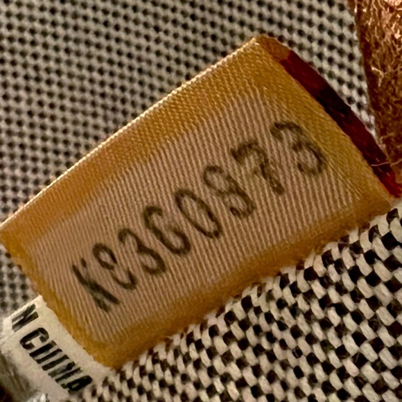 DOONEY & BOURKE navy blue pebbled leather shoulder bag serial number K83… - Picture 14 of 16